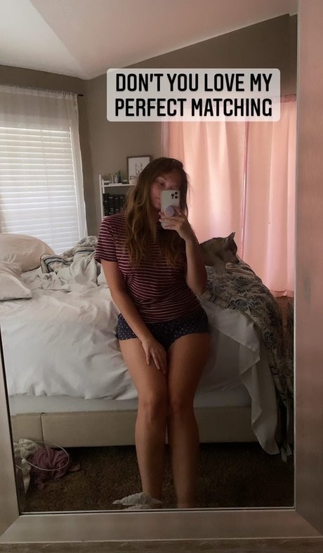 ASMR Darling exclusive actress img