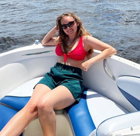 ASMR Darling model xxx gallery