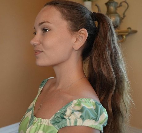 ASMR Darling high quality star image