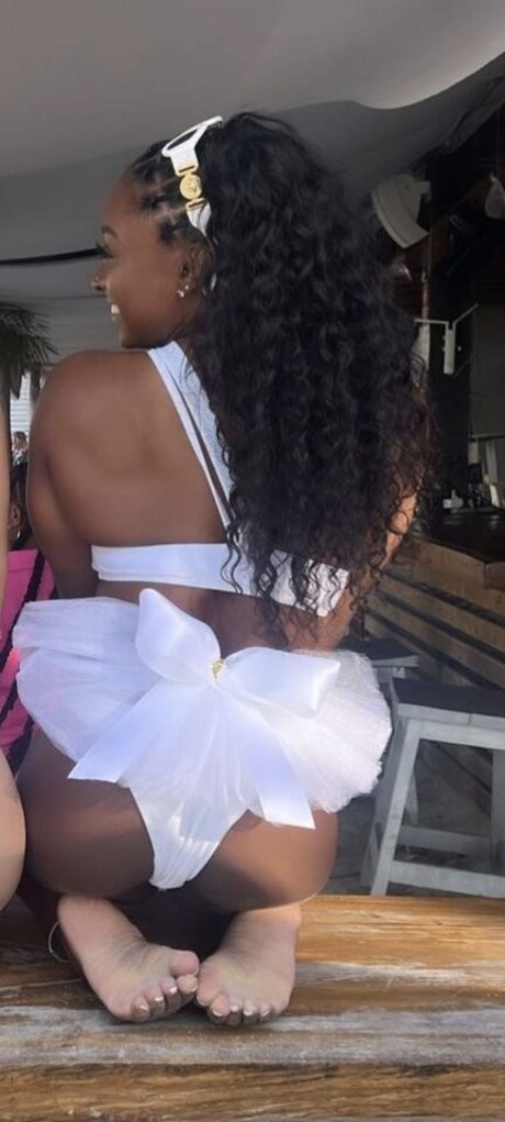 Simone Biles star hd photos