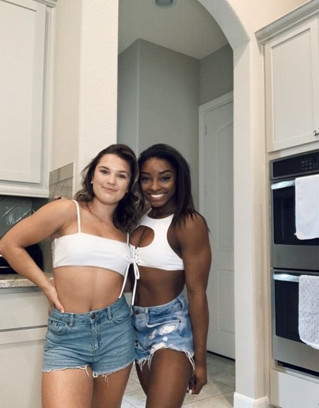 Simone Biles pornographic model photos