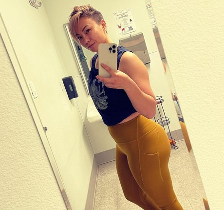 Michelle Waterson model pretty images