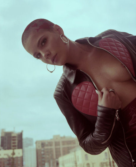 Halsey star sexy img