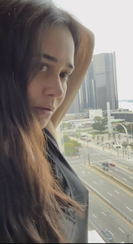 Alessandra Negrini pretty model image