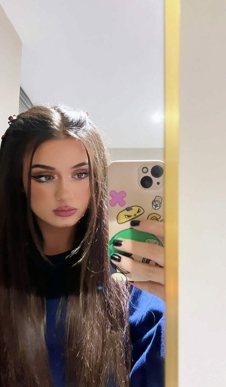 Ailincia model perfect pics