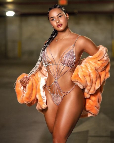 Katya Elise Henry model perfect image