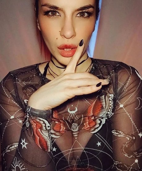 Kat Gunn sexy model pics