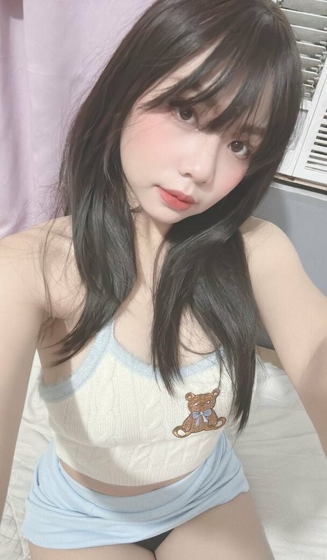 Risanomsyu nude model picture