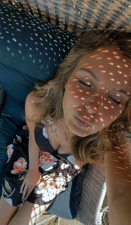 lili blossom hd actress galleries