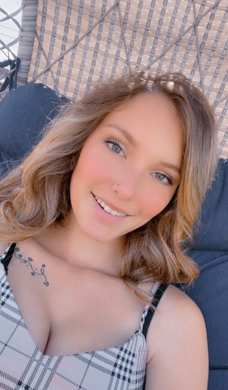 lili blossom top actress picture