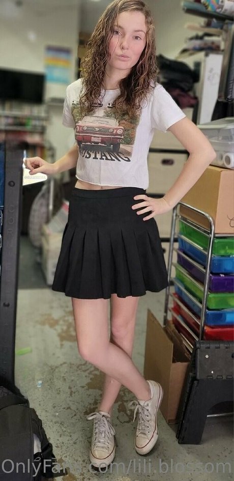 lili blossom model nude pictures