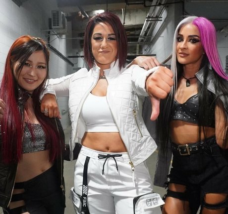 Bayley perfect model pic