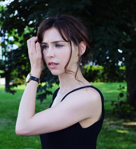 Stefanie Joosten high quality actress img