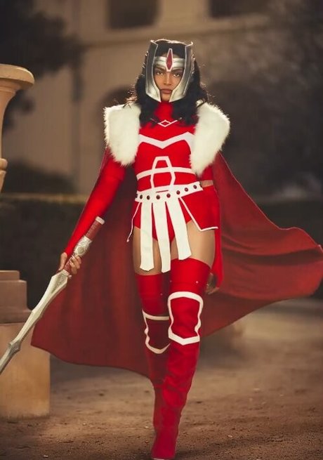 Sydeon beautiful actress image