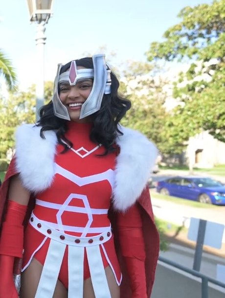 Sydeon model hot pictures