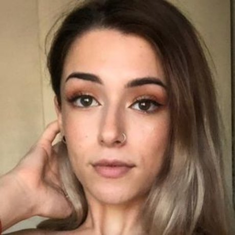 nocapesnicole model adult image