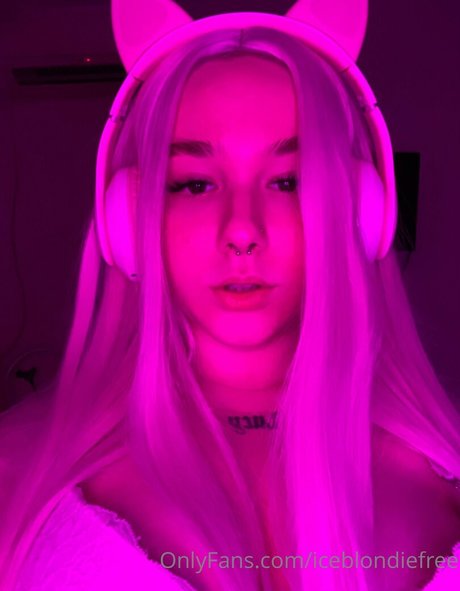 cosplayfoxyuzumaki model sexy img