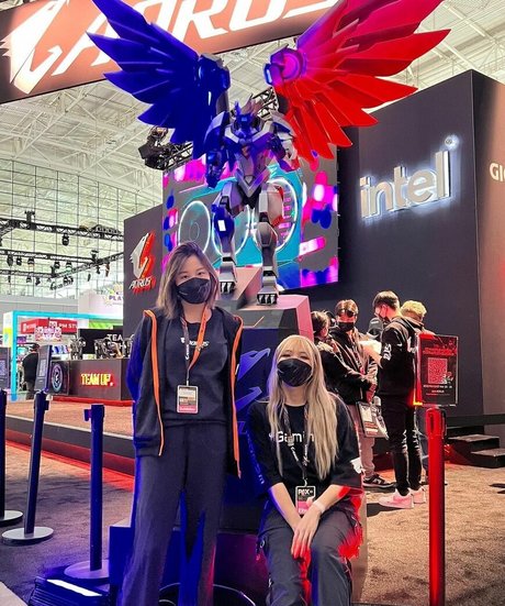 Starsmitten star nudes photo