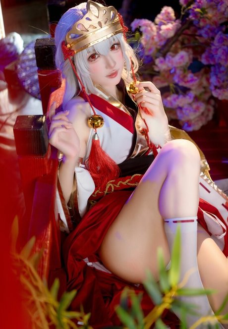 Abaoyeshitunia nude actress photo