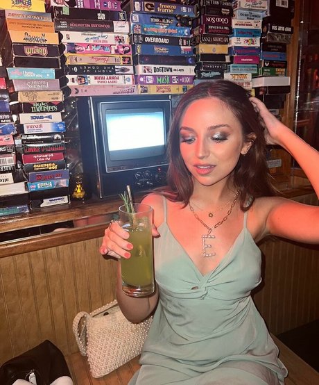 Ellie Schnitt exclusive pornstar photo