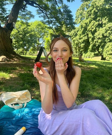 Ellie Schnitt erotic pornstar images