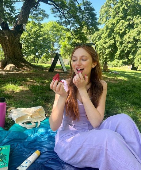 Ellie Schnitt actress galleries