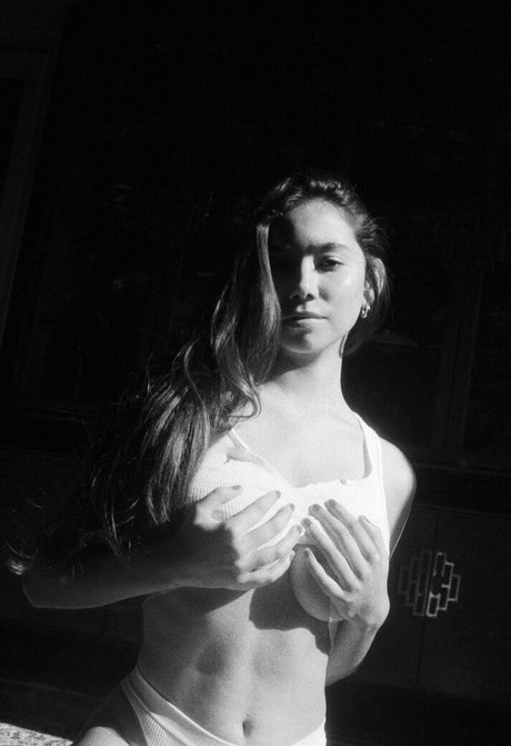 Desiree Flores adult actress photo