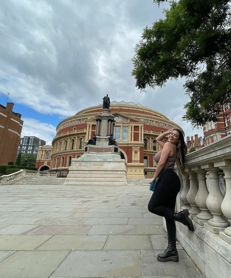 Moriah Lynne hd model photos