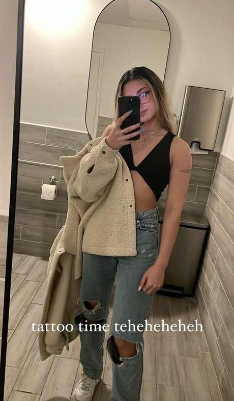 Leoniemontybtw model sex gallery