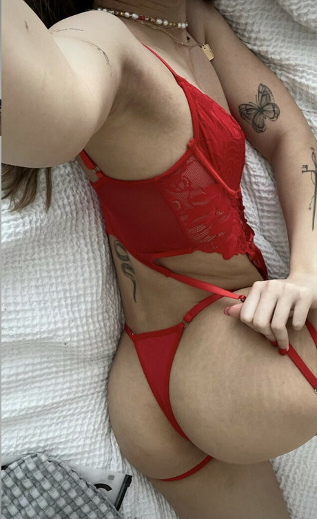 Leoniemontybtw perfect model archive