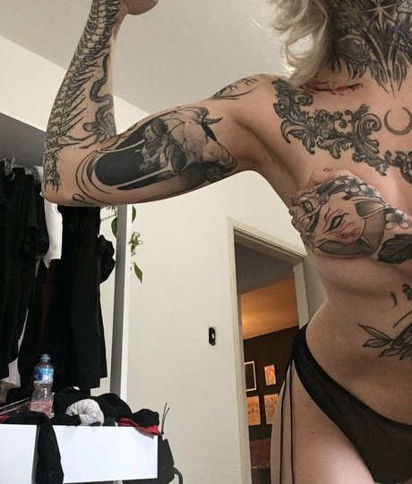 Aline Fox star nice pics