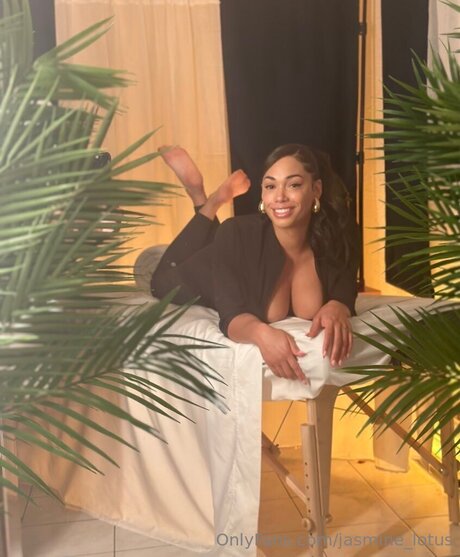 Jasmine Lotus model nude image