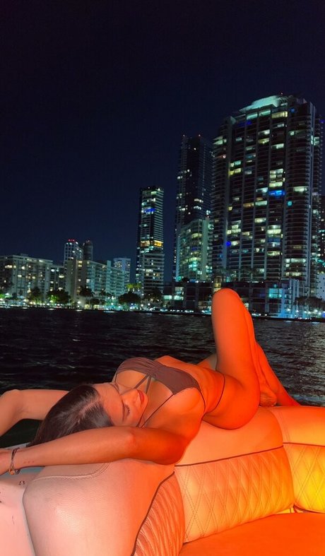 Alexia Inguanzo nude model photos