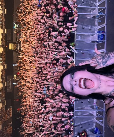 DeathbyRomy Profile pic