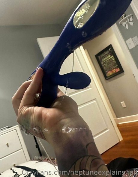 neptuneexplainsitall model porn pic