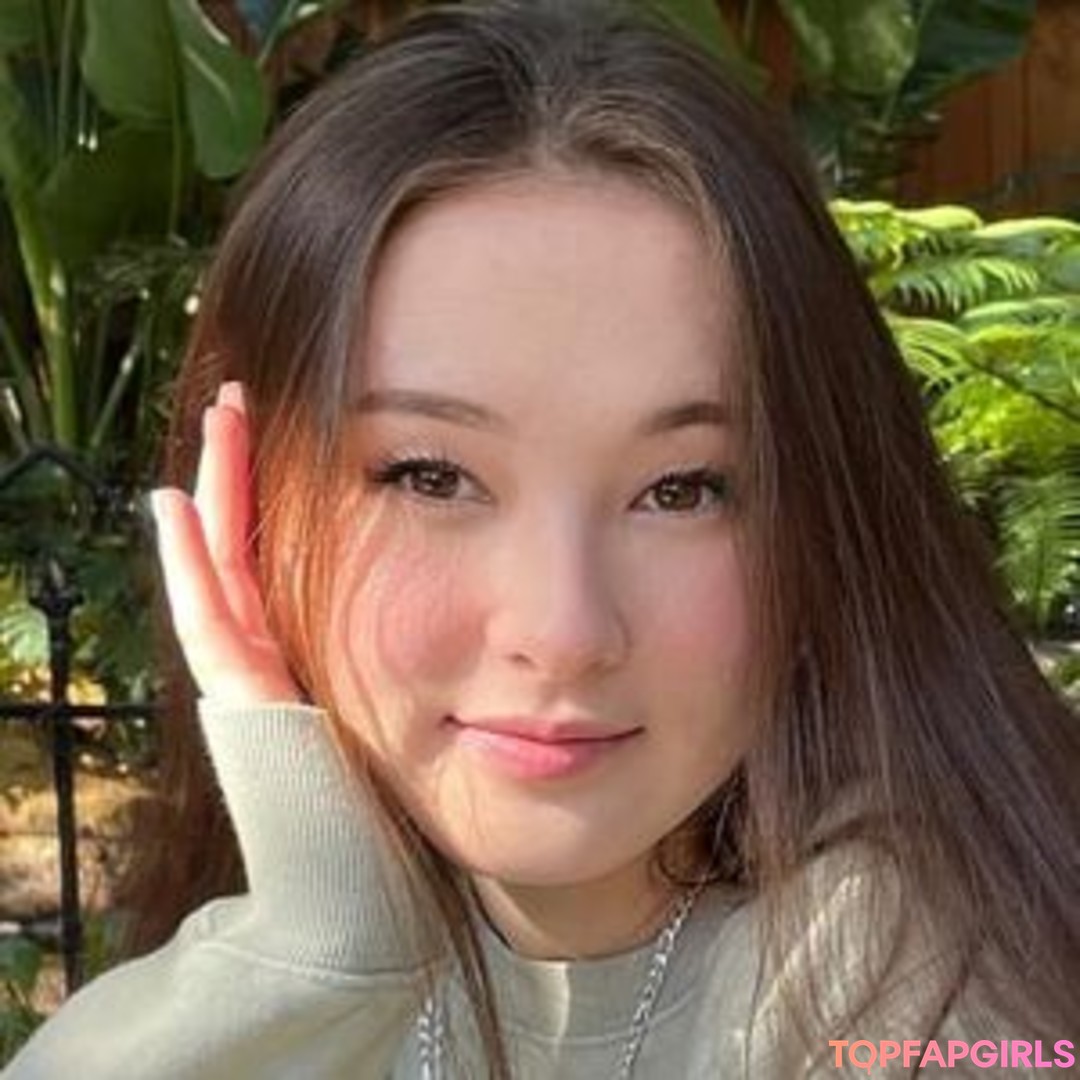 Tinakitten nude model picture