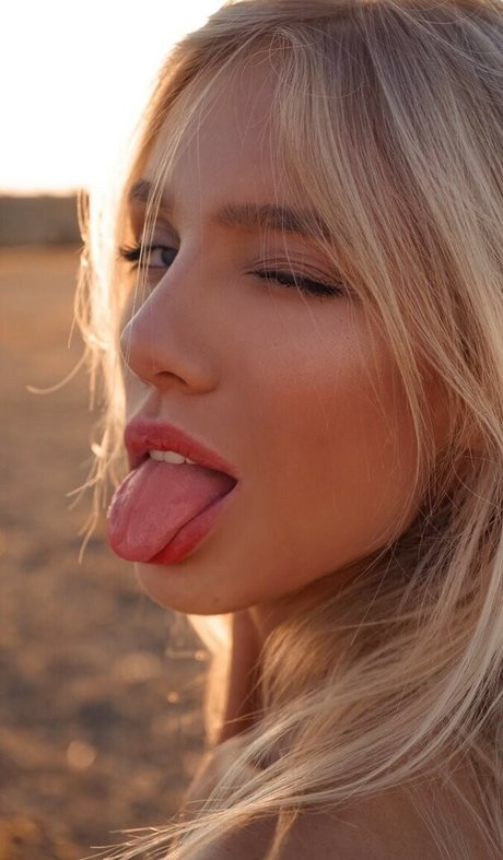 Sara Hardel nudes model image