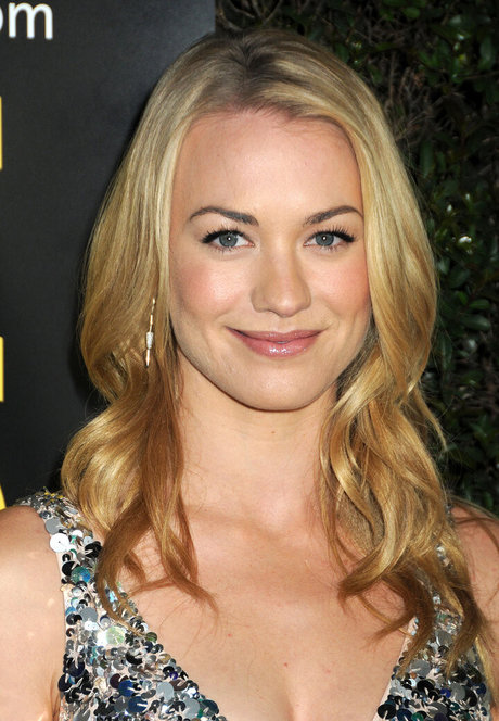 Yvonne Strahovski model perfect image