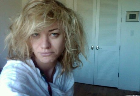 Yvonne Strahovski model beautiful gallery