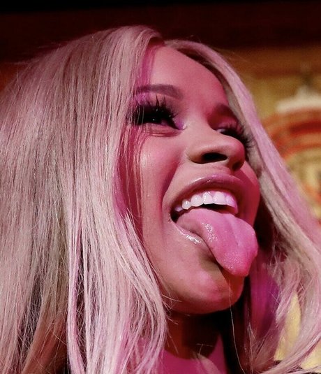 Cardi B star free pictures