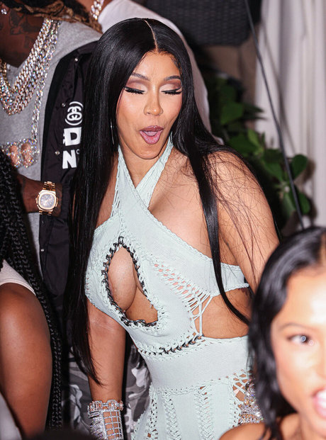 Cardi B model nudes pics