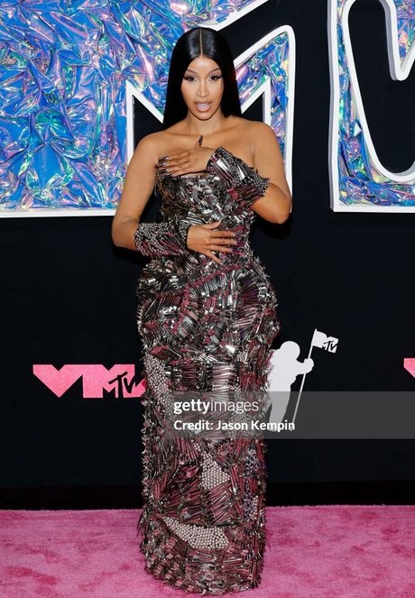 Cardi B star nude pic