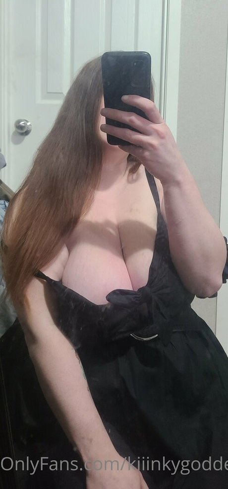 kiiinkygoddess hot actress images