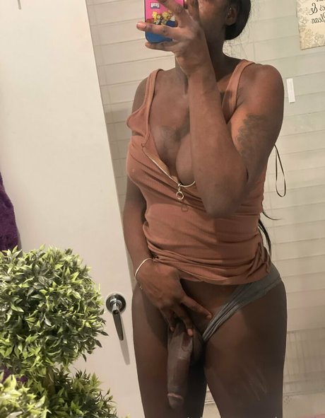 glamazonchanelr model nudes img