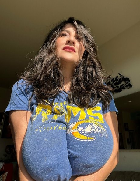 official antonellakahllo star top gallery