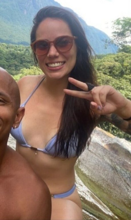 Fernanda Bommerich model nude images