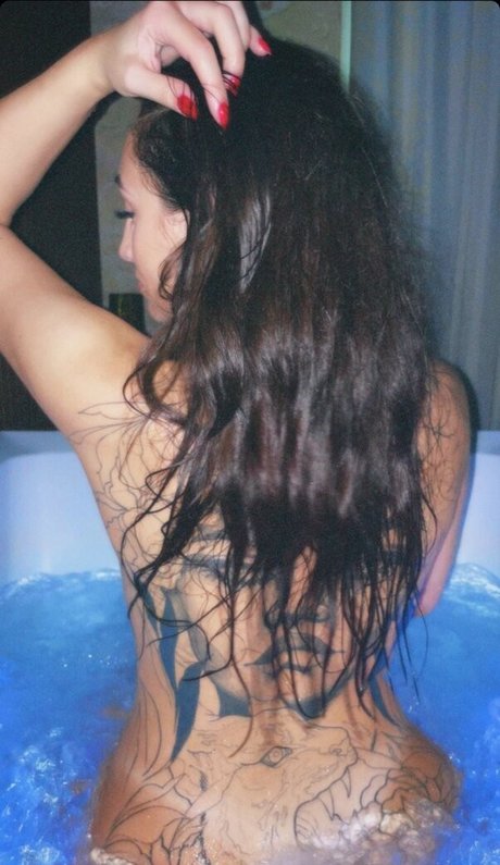 Sara Secciss model erotic photo