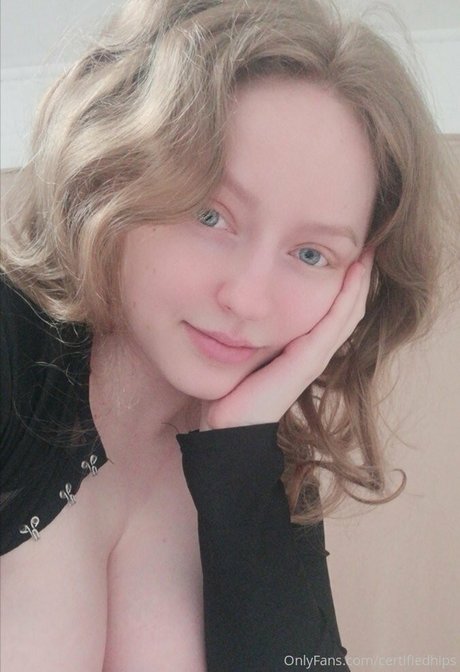 certifiedhips free model picture