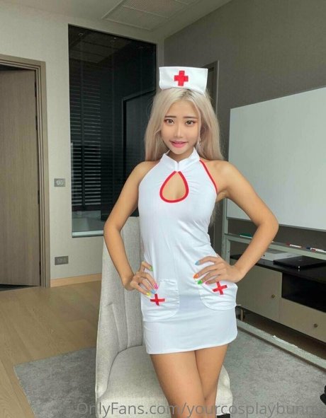 blondasian model high quality img