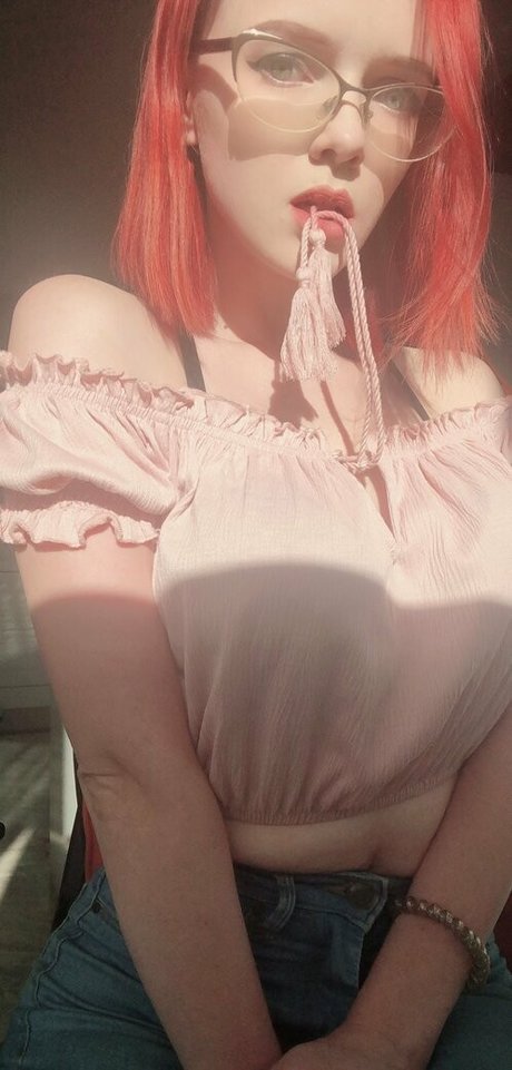 evenink free naked model photo